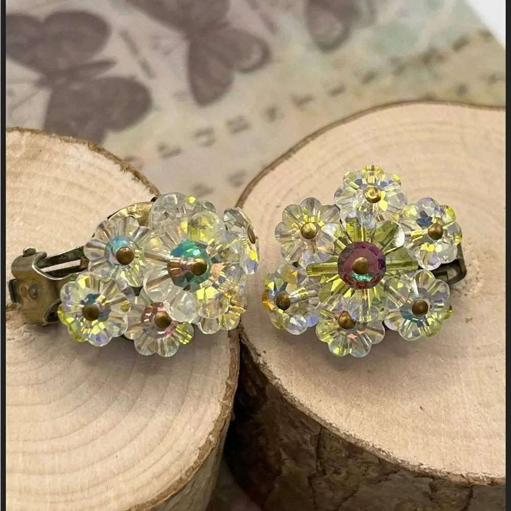 Aurora Borealis Clear Iridescent Faceted Rhinestone Clusters Brooch Earring Vint